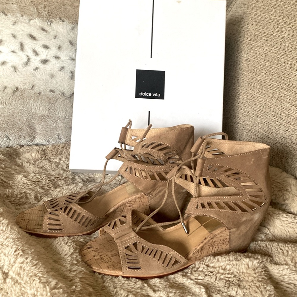 Dolce Vita Linsey Sandal 9.5 Almond Suede color. New in box.